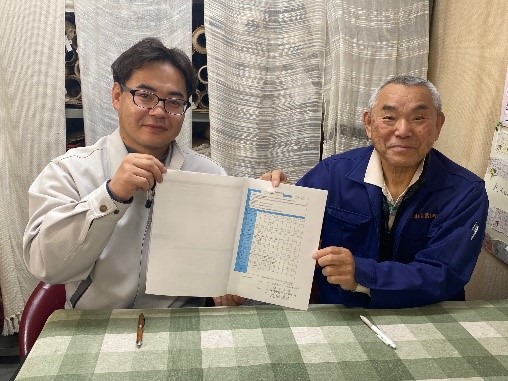 木津川市の名産である「京織ふすま紙」の製造販売会社を、地元の木津川市商工会との連携で長男が代表を務める関連会社が事業引継ぎ