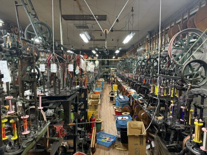 各種飾り房・法衣仏具用房・紐の製造販売会社が取引先の組紐製造会社の事業を引継ぎ、伝統産業のサプライチェーンを確保  